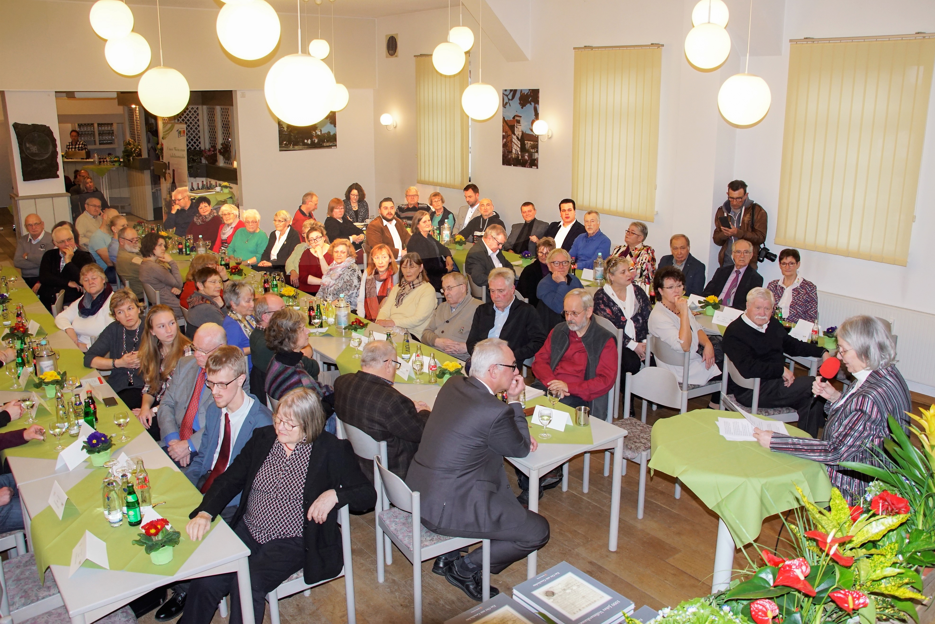 2019-01-27-Ortschronik 1000JV (7) (Blick in den Saal des Familienraumes Vollmarshausen) (Heinz Ebrecht).jpg
