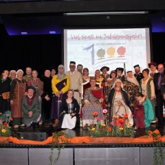 Die Mittelaltergruppe Kaufunga während des Festaktes „1000 Jahre Vollmarshausen“ am 4. Mai 2019 im Bürgerhaus Lohfelden.