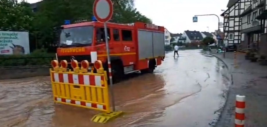 Die Ochshäuser Straße ist in Richtung Kassel gesperrt.