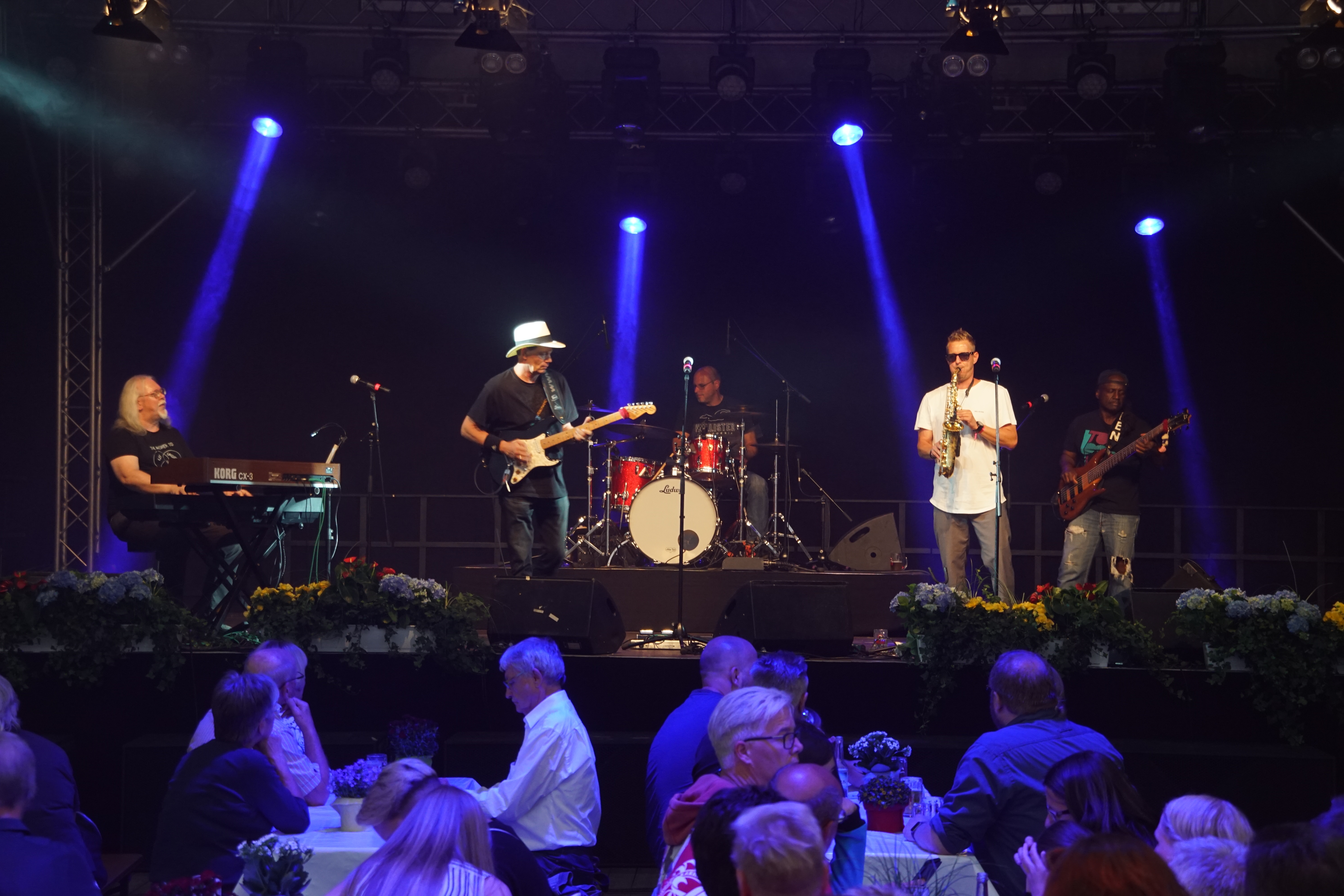 Stolle & Band am 04.07. im Festzelt "Unter den Eichen" im Rahmen der 1000-Jahr-Feier Vollmarshausen.