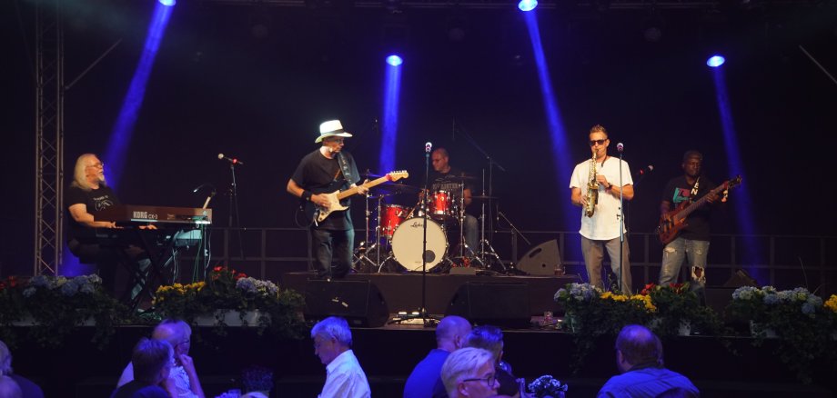 Stolle & Band am 04.07. im Festzelt "Unter den Eichen" im Rahmen der 1000-Jahr-Feier Vollmarshausen.