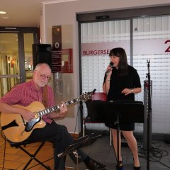 Für stimmungsvolle Songs sorgen Nicole Juikic und Frank Sommerfeld.