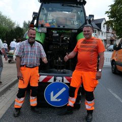 Die Mitarbeiterinnen und Mitarbeiter vom Bauhof „bewachten“ die einmündenden Straßen.