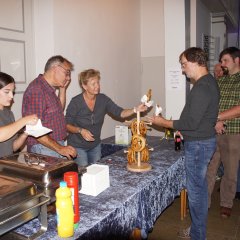 Für das leibliche Wohl sorgte die Kirchgemeinde Vollmarshausen in Zusammenarbeit mit dem Team der Jukeboxx.

