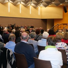 Etwa 200 Menschen nahmen an der Gedenkveranstaltung für Dr. Walter Lübcke im Lohfeldener Bürgerhaus teil.