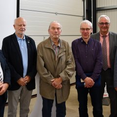 Wurden für Ihre langjährige Mitgliedschaft vom Vorsitzenden und den Bürgermeistern mit Urkunde, Nadel und Präsenten ausgezeichnet:, Kamerad Wilfried Quanz (60 Jahre,3.v.l.), Wilfried Semler (40 Jahre, 2.v.l.) und Jürgen Hamann (40 Jahre, 4.v.l.).
