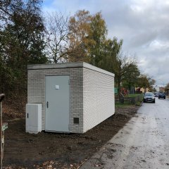 er Glasfaser-Hauptverteiler im Buchenweg leitet den ankommenden und abgehenden Datenverkehr weiter und verbindet das Netz vor Ort mit dem Rest der Welt