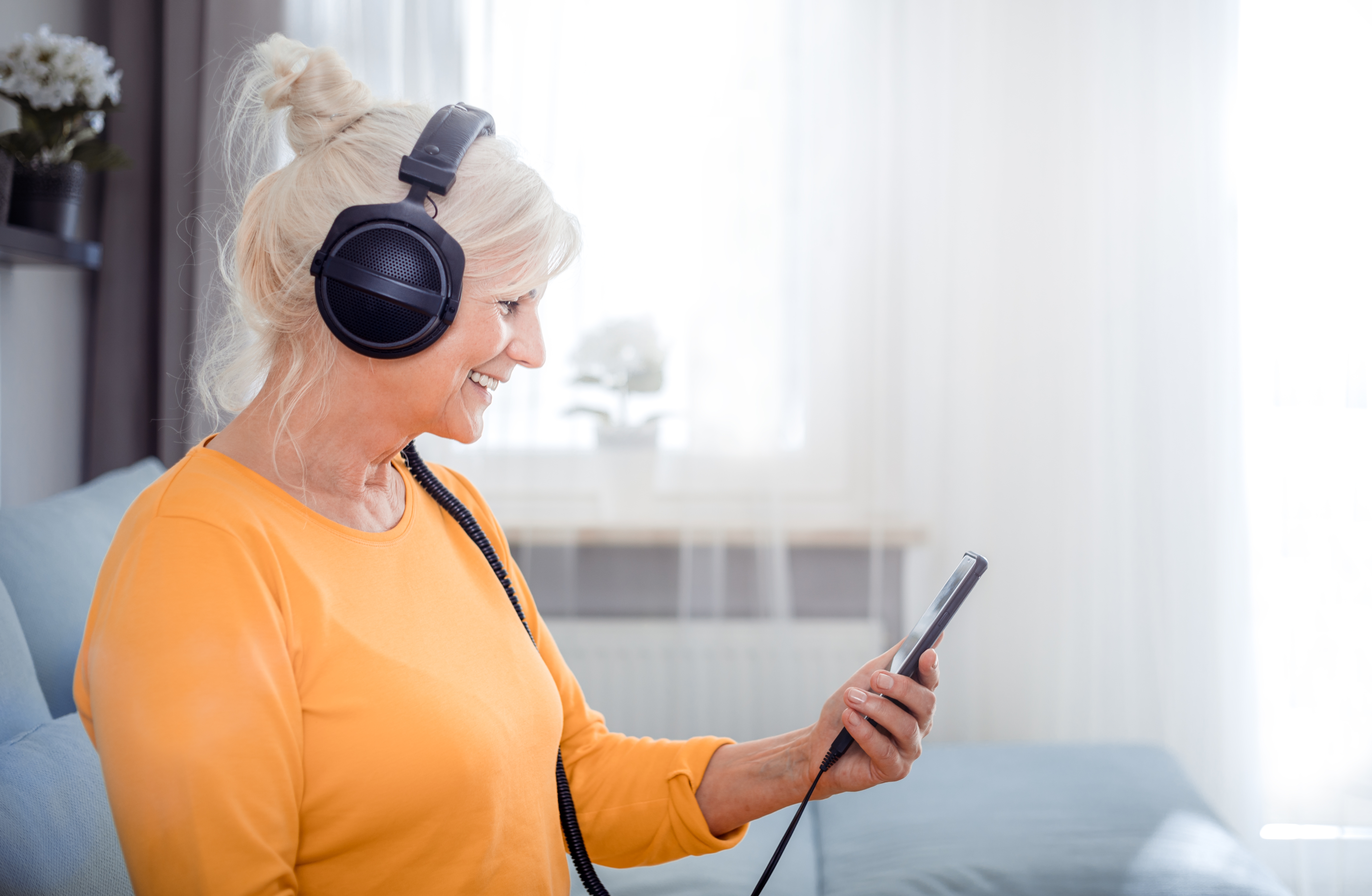 Der BAGSO-Podcast „Zusammenhalten in dieser Zeit“ ist auf der Internetseite der BAGSO und auf Youtube zu finden.