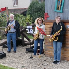 Zur Eröffnung spielte das Saxofonquintett der Musikschule Söhre-Kaufunger Wald, Petra Riehl, Antje Bubenik-Theißen, Klaus Hochhuth, Karsten Battermann und Peter Zinngrebe, das Stück „Wirf dein Anliegen auf den Herrn“ aus dem Elias.