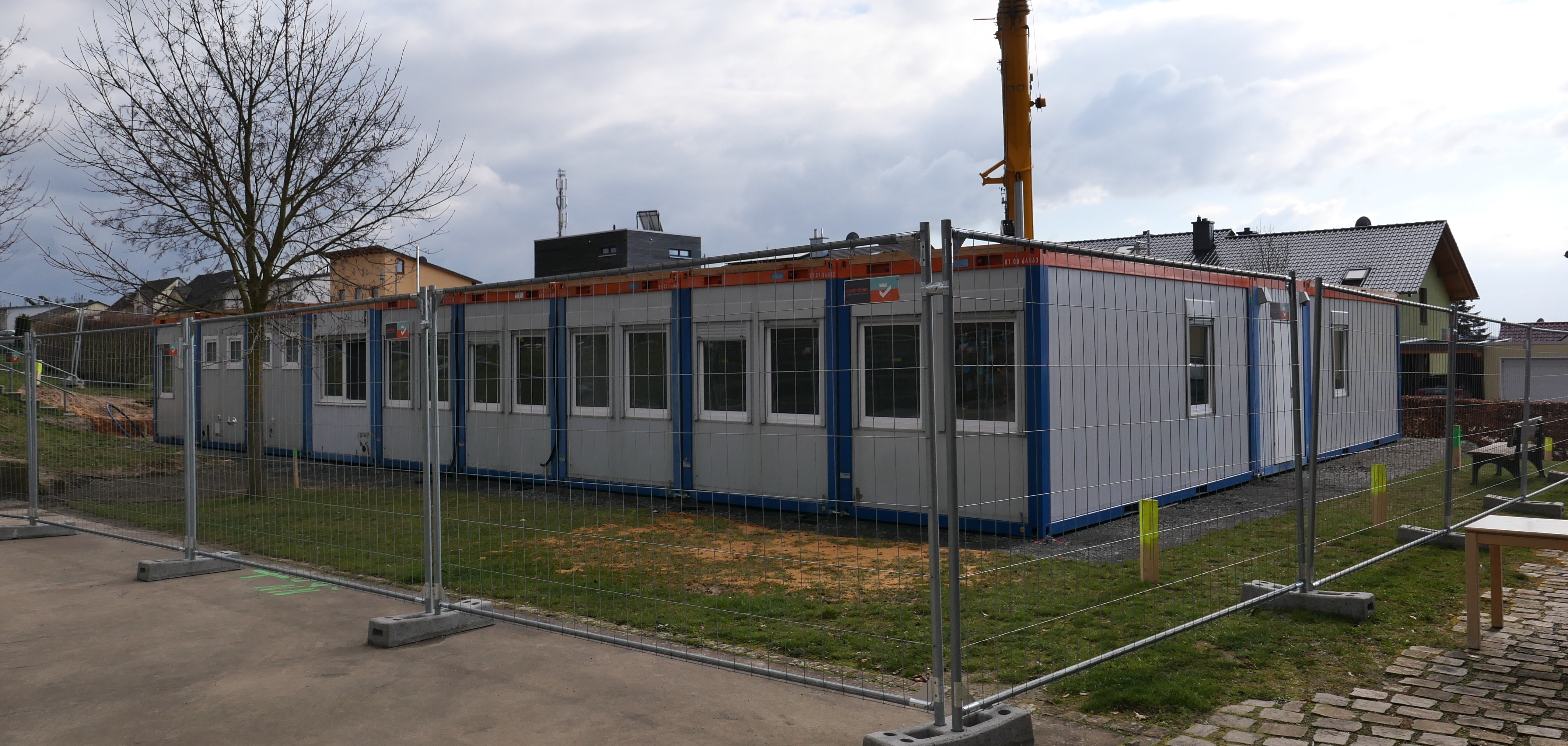 Die fertig aufgestellte Anlage soll nach Durchführung aller erforderlichen Restarbeiten in einigen Wochen übergangsweise Platz für zwei KiTa-Gruppen bieten.