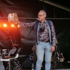 Erfolgreiche Spendensammlung für beide Bands durch Rainer Sander von NH24.de.