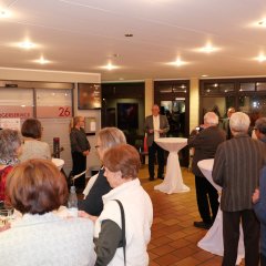 Die Gäste der Vernissage am 27. Oktober im Rathausfoyer.