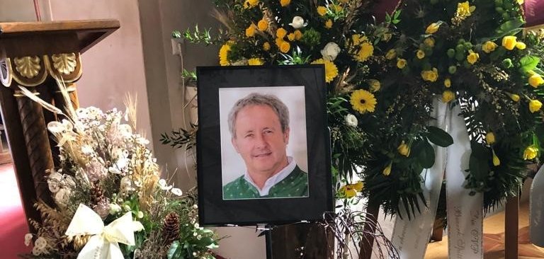 Am 19. Februar 2022 fand in Berg im Drautal die Beerdigung von Ferdinand Hueter statt, der von 1997 bis 2018 Bürgermeister von Lohfeldens Partnergemeinde gewesen ist. Erste Beigeordnete Bärbel Fehr und Gemeindevertretervorsitzender Norbert Thiele überbrachten die Beileidswünsche der Gremien und Bürgerinnen und Bürger der Gemeinde Lohfelden. Beigeordneter Armin Brethauer vertrat auch die Freiwillige Feuerwehr Lohfelden und die Agendagruppe „Berg im Drautal.