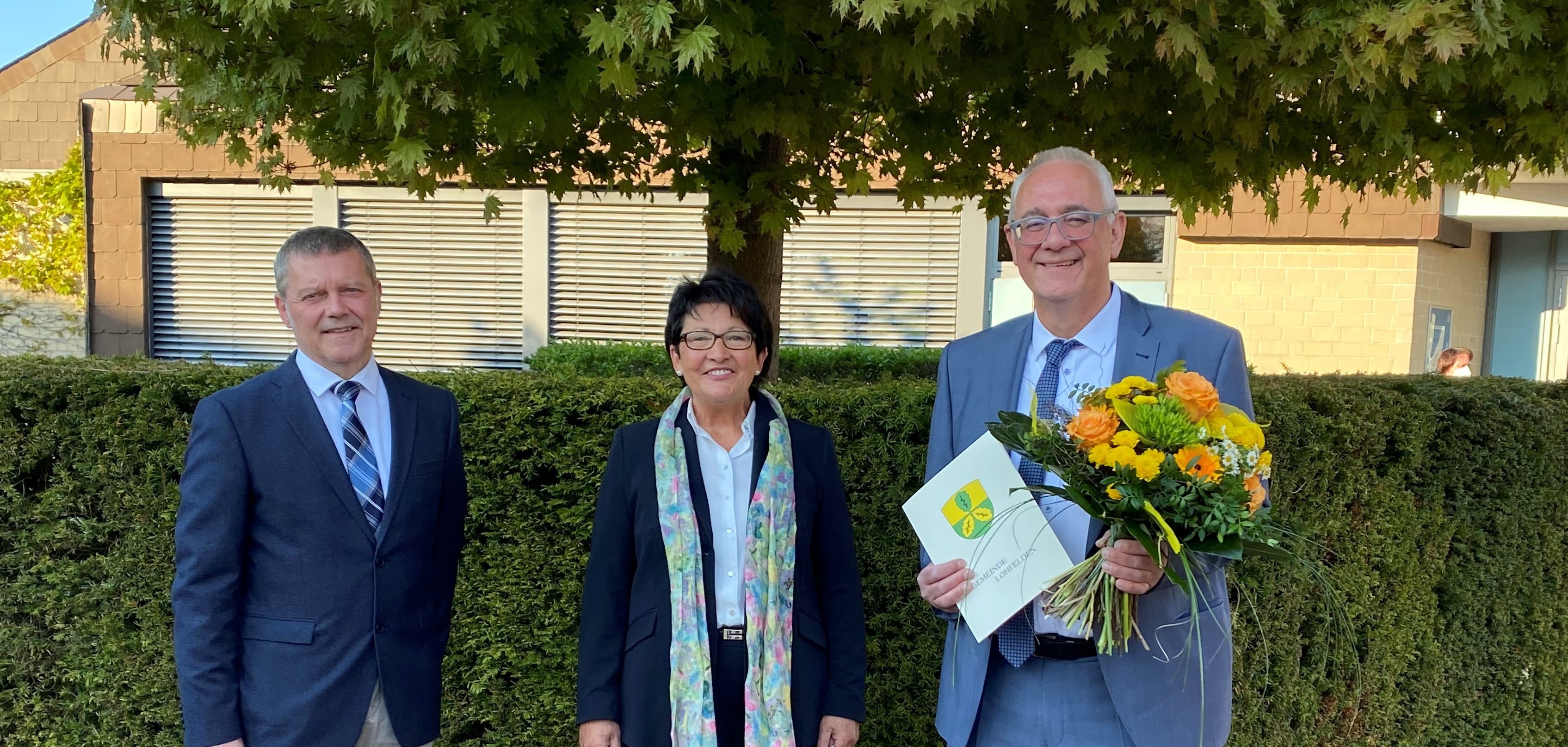 Während der Gemeindevertretersitzung am 28.04.2022 legte Bürgermeister Uwe Jäger den Amtseid für seine zweite Amtszeit ab. Gemeindevertretervorsitzender Norbert Thiele vereidigte den Bürgermeister und Erste Beigeordnete Bärbel Fehr überreichte die Ernennungsurkunde.   