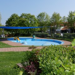 Bald werden die Schwimmbecken gefüllt, damit die Freibadsaison Ende Mai/Anfang Juni losgehen kann.