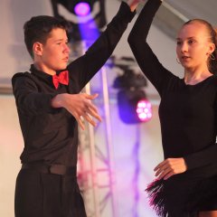 Chachacha und Rumba präsentierten das Tanzpaar Julia Grabarczyk & David Blumhardt.