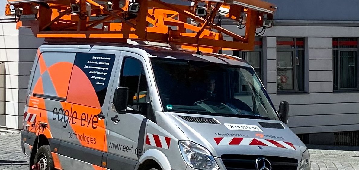 Die Straßendaten werden im Auftrag der Gemeinde Lohfelden digital erfasst   