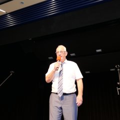 Bürgermeister der Gemeinde Lohfelden, Uwe Jäger, hieß die Seniorinnen und Senioren herzlich willkommen.