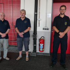 Gemeinde-Jugendwart Boris Fiegand (r.) und die Feuerwehr-Senioren Rudi Gippert (M.) und Georg Günther.