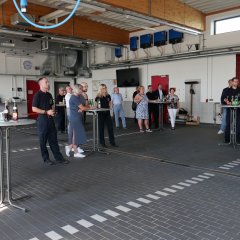 Die Gäste im Feuerwehrhaus.