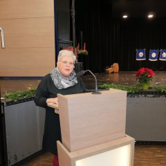 Moderatorin Karin Kuhn von der AWO Ortsverein Lohfelden führte gekonnt durch das Programm.  