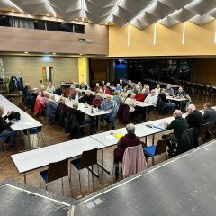 Die Teilnehmerinnen und Teilnehmer der diesjährigen Bürgerversammlung am 30.11. im Bürgerhaus.