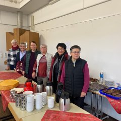 Kuchen-Team der Evangelischen Kirchengemeinde am Sonntag, v.l. Heike Pressler, Elke Herwig, Ute Jäger, Moni Bertram, Bärbel Fehr und Frieda Grebe.  