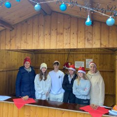 Glühwein-Hütte der Evangelischen Jugend Lohfelden.