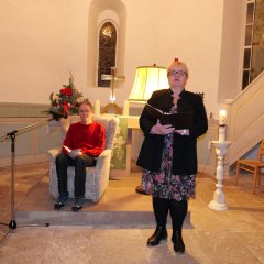 Weihnachtliche Geschichten, moderiert von Pfarrerin Andrea Fugmann-Szugfill und Lektorin Silvia Eckel.
