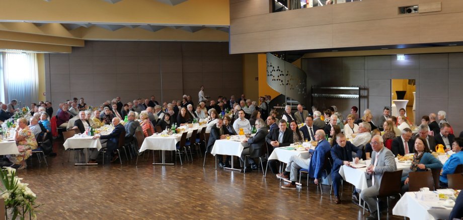 Am 7. Mai fand der Jahresempfang der Gemeinde Lohfelden mit knapp 250 Gästen im Bürgerhaus statt.  