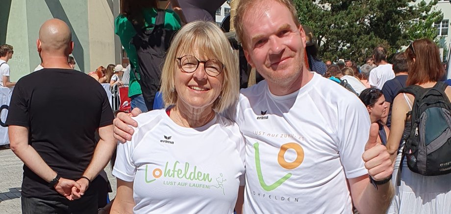 Traten für Lohfelden beim Trutnover Halbmarathon an: Marianne Wolf und Paul Eicke kurz vor dem Start.