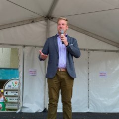 In seinem Grußwort war sich MdL Florian Schneider sicher, dass in jedem Menschen etwas Besonderes schlummere, egal wo er herkomme.  