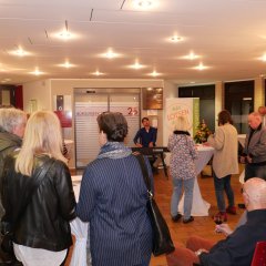 Die Gäste der Vernissage.
