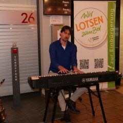 Bernhard Schüler, Pianist und Kopf der Band „Triosence“, umrahmte die Vernissage musikalisch.
