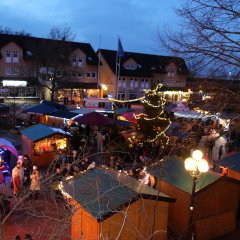 Blick auf den 30. Lohfeldener Weihnachtsmarkt.