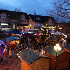 Blick auf den 30. Lohfeldener Weihnachtsmarkt.