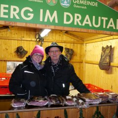 Die Partnerkommunen waren vertreten, Berg im Drautal hatte Speck, Hochprozentiges, Info-Material und Trekking-Equipment dabei.  