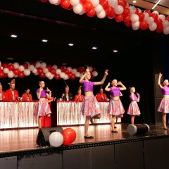 Die Tanzgarden, hier stellvertretend die Prinzengarde, präsentierte ihren Showtanz „Lasst die Puppen tanzen“. 
