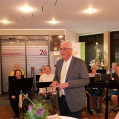 Bürgermeister Uwe Jäger eröffnete die Ausstellung am 06.03. im Rathaus.