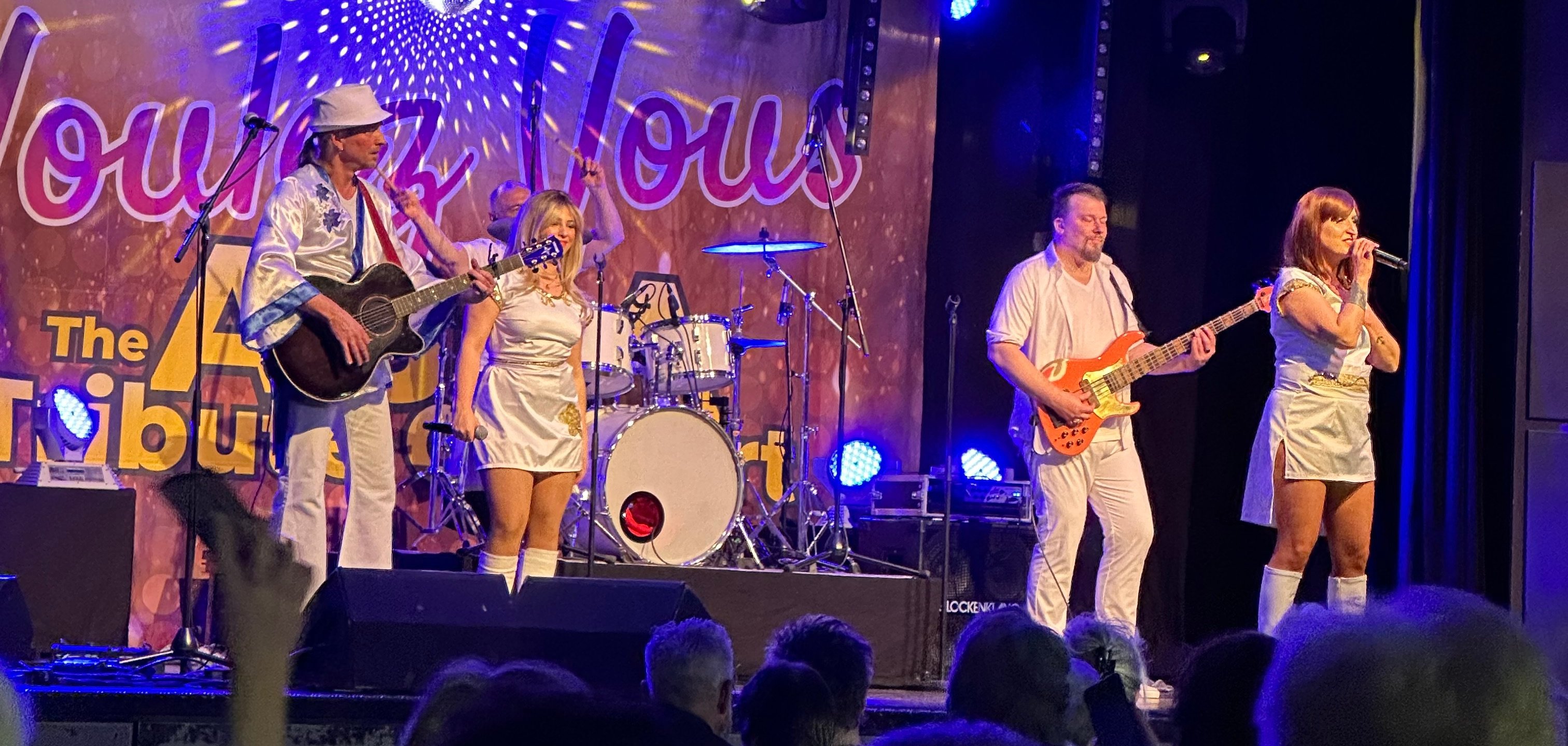 ABBA – Tribute – Konzert am 09.03. im Lohfeldener Bürgerhaus.