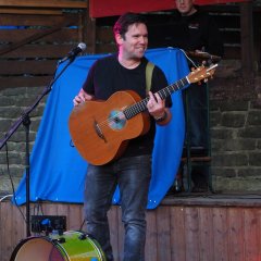 Rory Gallagher präsentierte seine Hits und brachte am 27.04. irisches Flair auf die Bühne am Naturfreundehaus Vollmarshausen.
