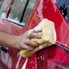Das Autowaschen auf öffentlichen Straßen und Plätzen sowie auf privaten Grundstücken ist in Lohfelden nicht gestattet.