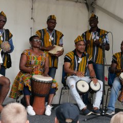 Beim Afrikanischen Kulturtanz unter der Leitung von Lewis Ehiwario wurde ordentlich mitgeklatscht.