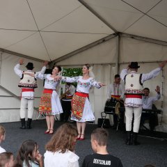 Die Tanzpaare der Moldawischen Tanzgruppe sorgten für ausgelassene Stimmung unter den Zuschauerinnen und Zuschauern.