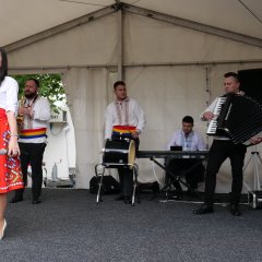 Die moldawische Sängerin Irina Cernei ist in ihrer Heimat eine Berühmtheit und hatte sogar einen Fanclub dabei.