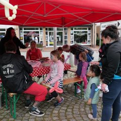 Das Team vom „Spielmobil Rote Rübe“ sorgte für viel Spaß bei den kleinen Festbesucherinnen und Festbesuchern.