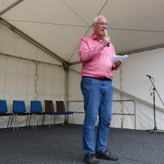 Bürgermeiste Uwe Jäger moderierte das Fest gemeinsam mit seiner Frau Ute.