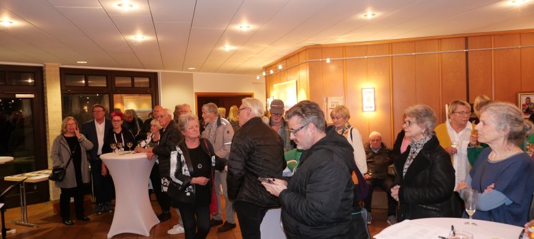 Die Vernissage im Rathausfoyer am 23. Oktober war sehr gut besucht.