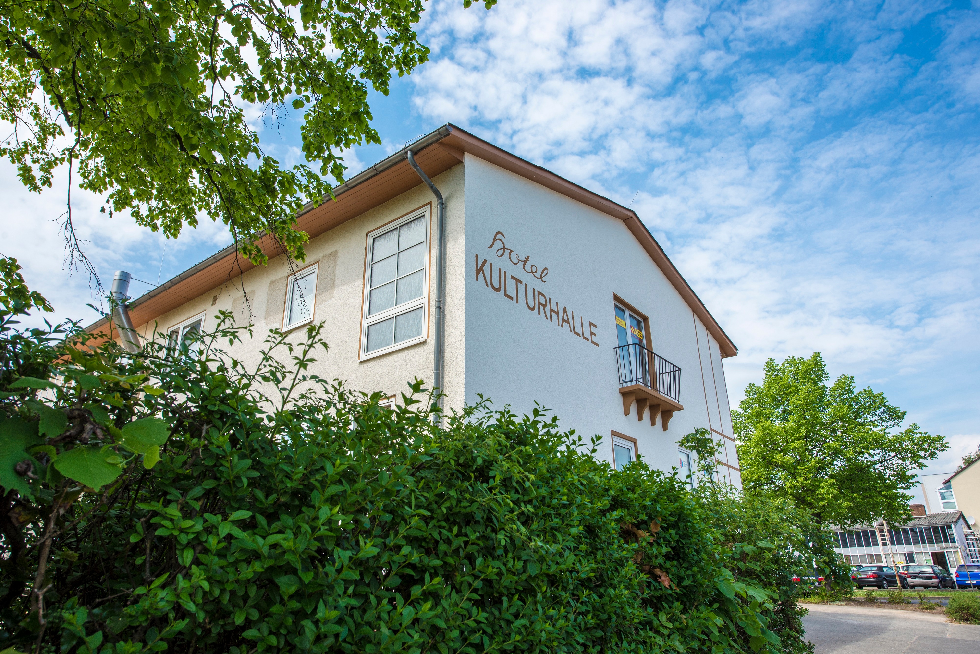 Bitte die Parkflächen an der Kulturhalle für die Besuchenden/Nutzenden freihalten
