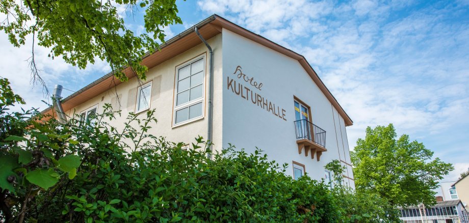 Bitte die Parkflächen an der Kulturhalle für die Besuchenden/Nutzenden freihalten